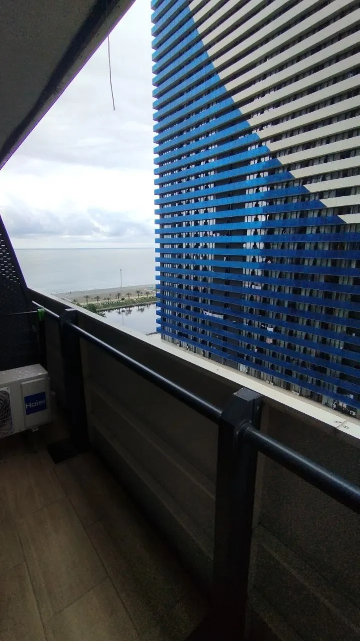 Апартамент с изолированной спальней в Orbi City 4