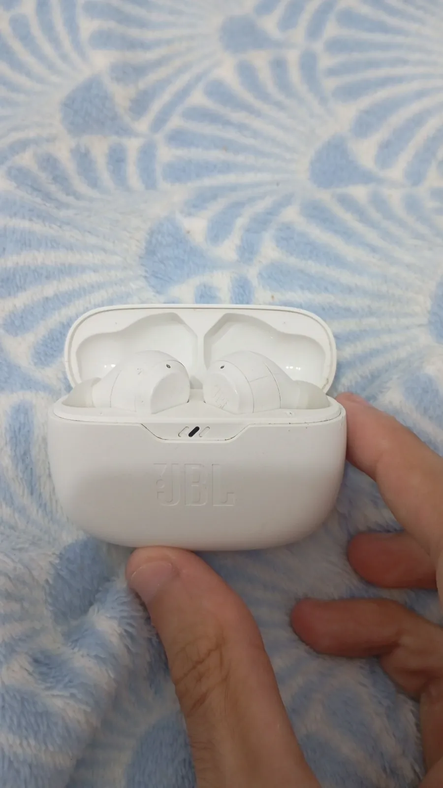Беспроводные наушники JBL с дефектом 5