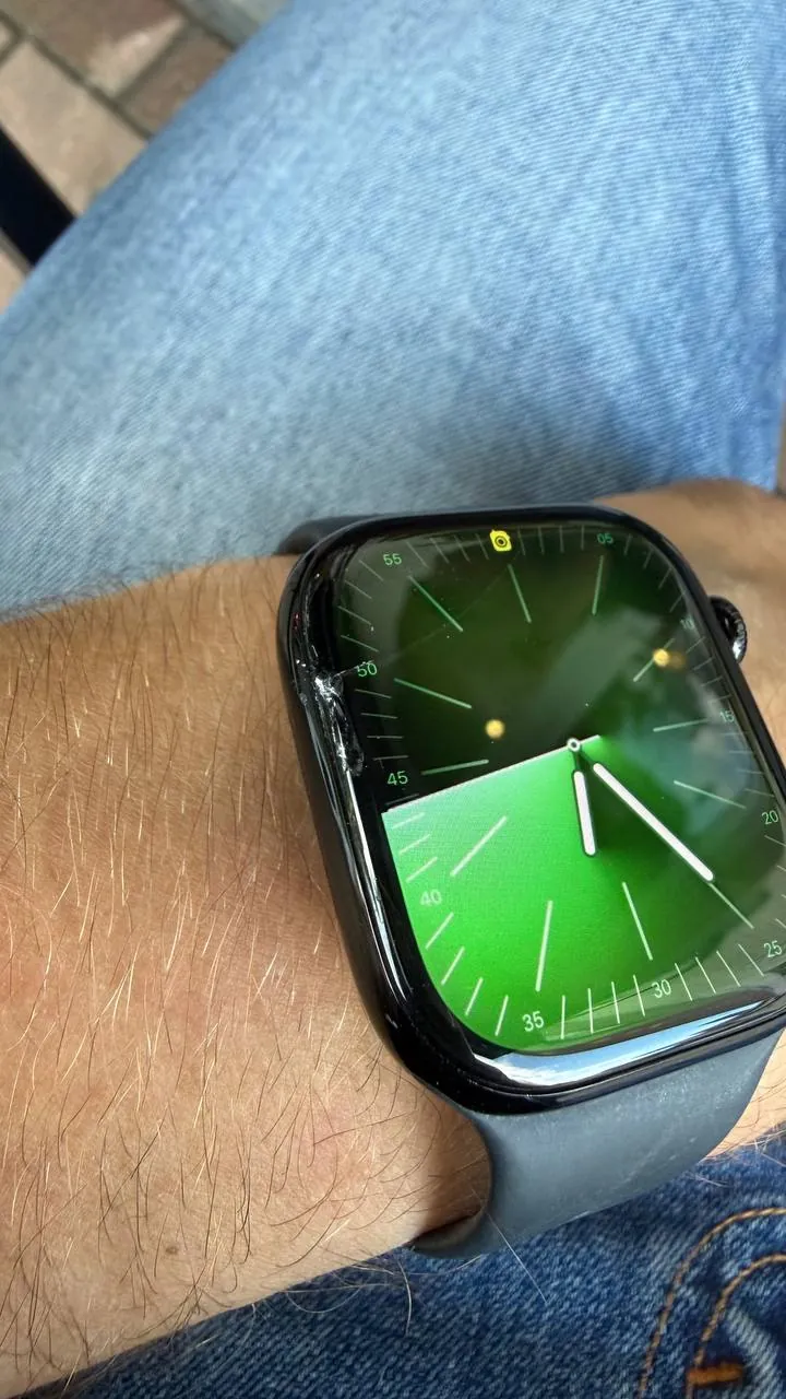 Apple Watch 10 46мм требует стекло 1