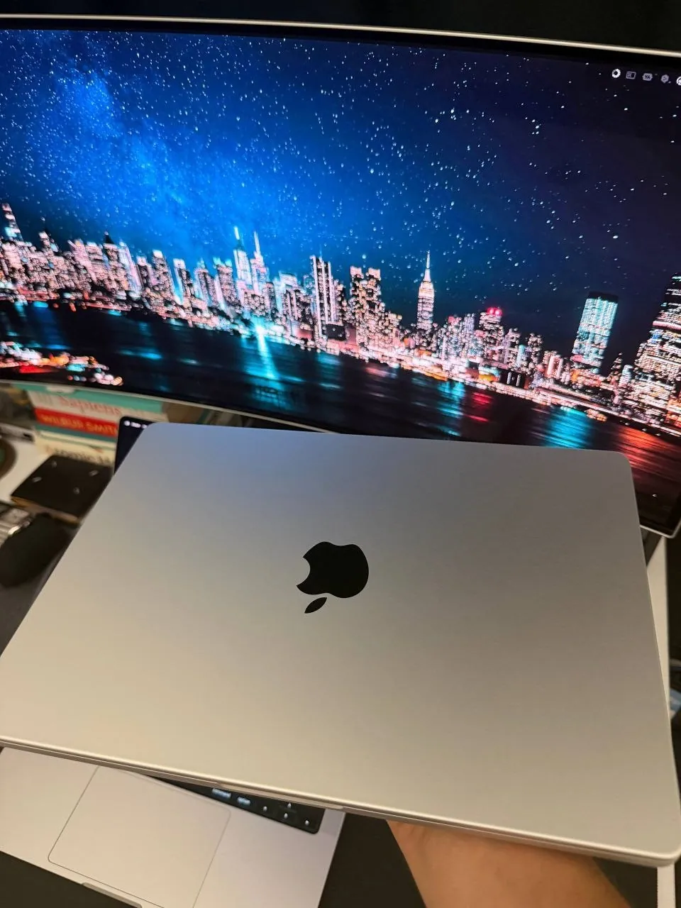 MacBook Pro M4 Pro 24/512 ГБ в идеальном состоянии 1
