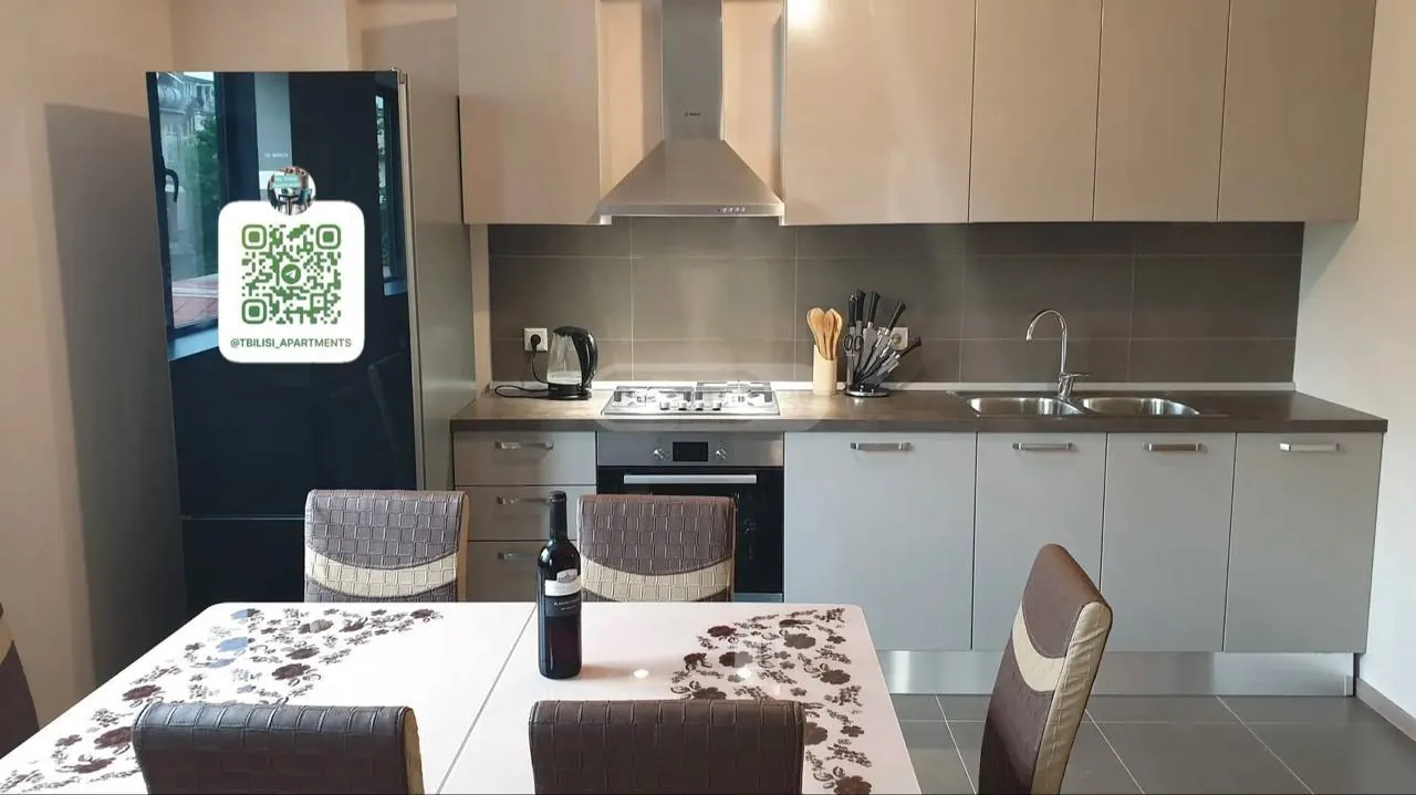 Квартира 140 м² с 3 спальнями в Сабуртало 9