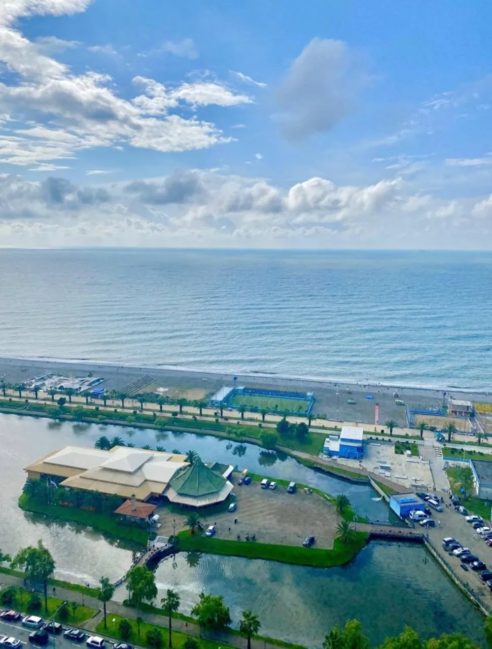 Квартира 35 м² с видом на море в Батуми 1