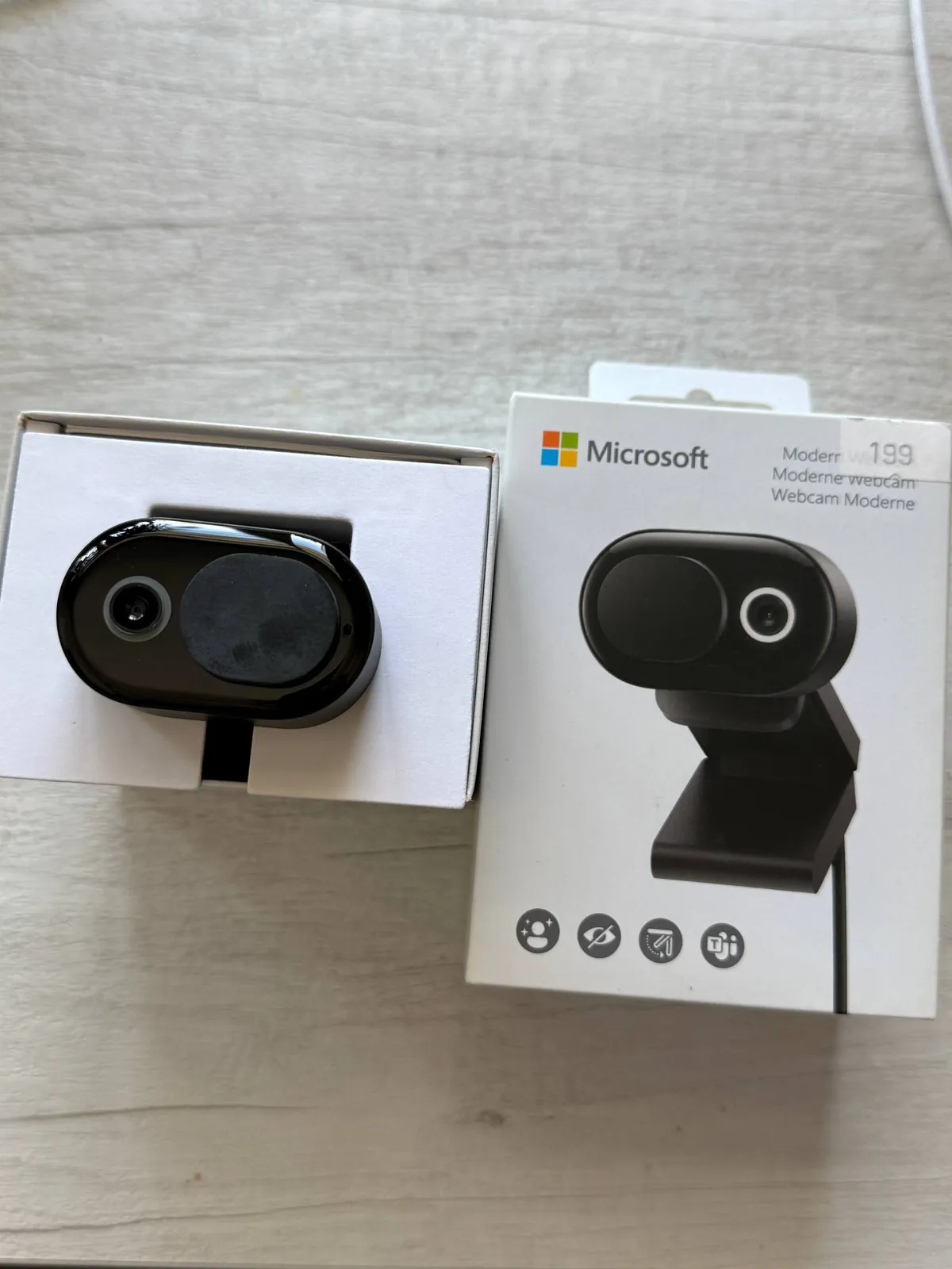 Веб-камера Microsoft Modern Webcam 1
