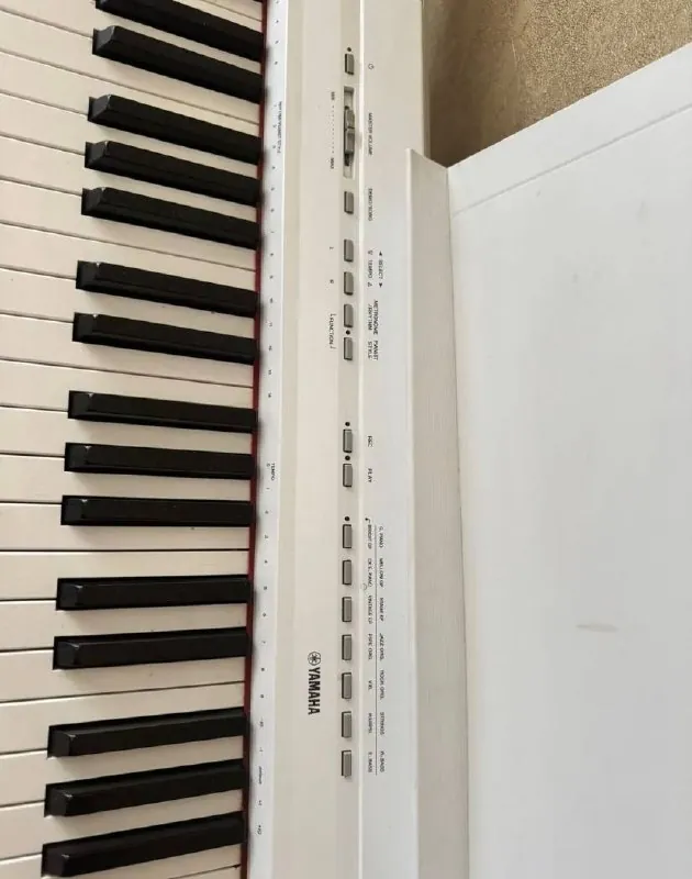 Цифровое пианино Yamaha P-115 белое 3