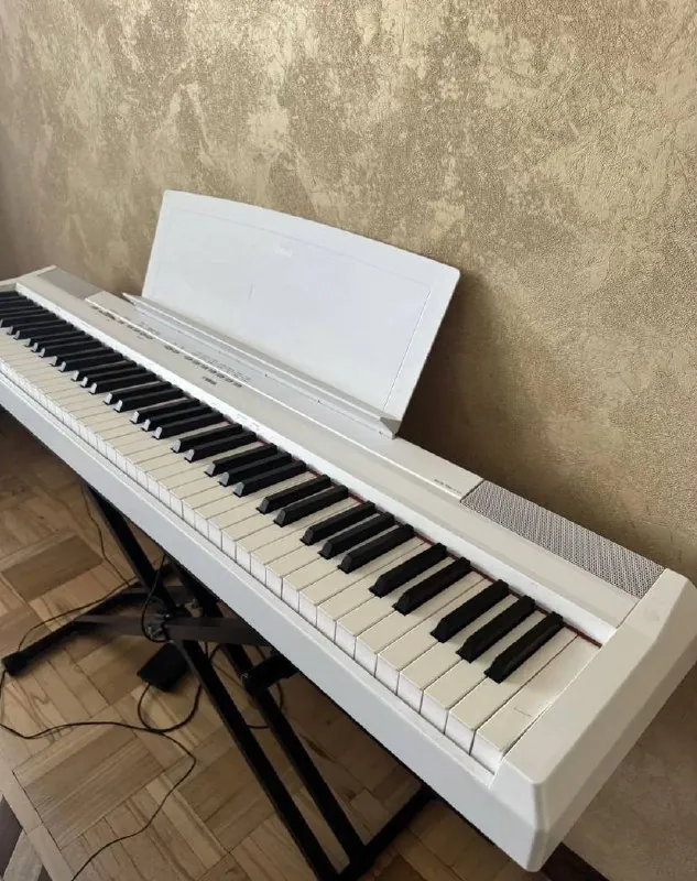 Цифровое пианино Yamaha P-115 белое 1