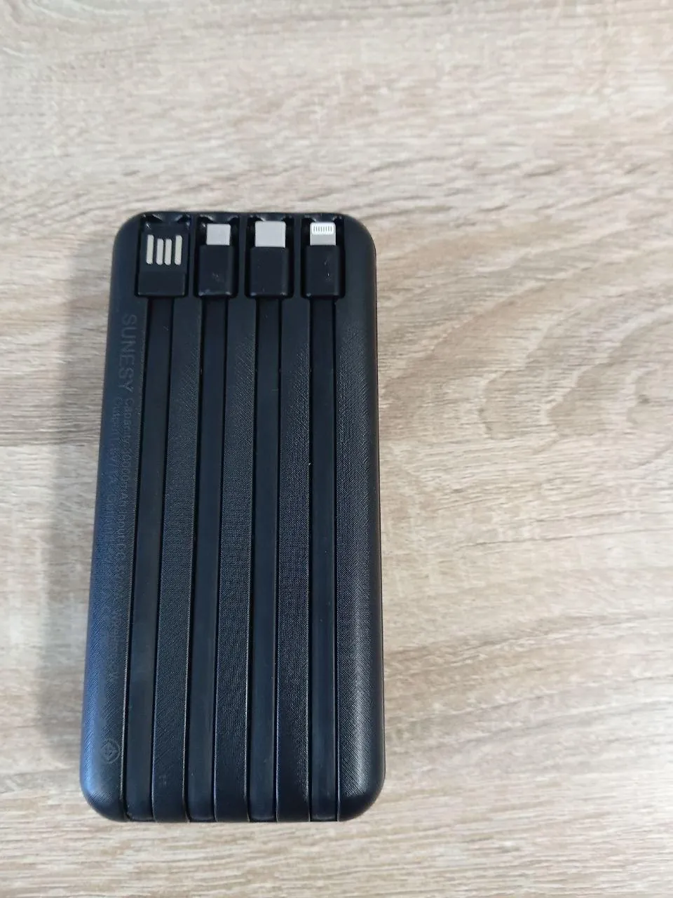 Повербанк 30000 mAh с беспроводной зарядкой 2