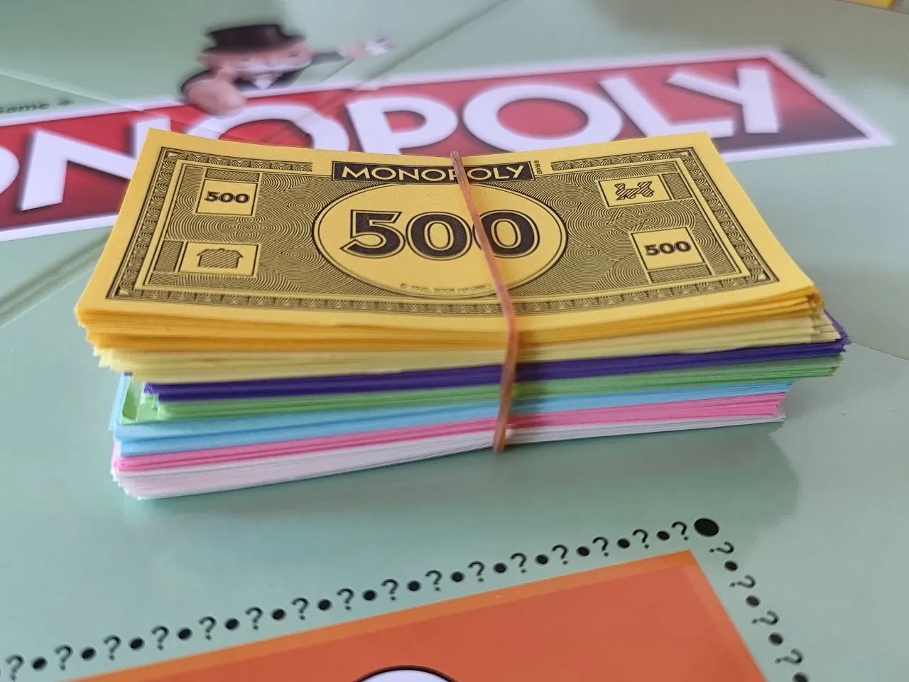 Настольная игра Monopoly оригинал 9