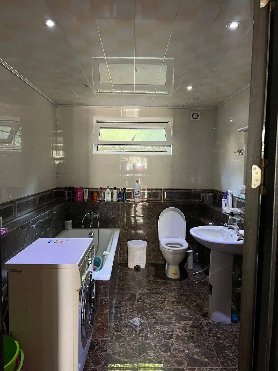 Дом 220 м² с бассейном в Цхнети 4