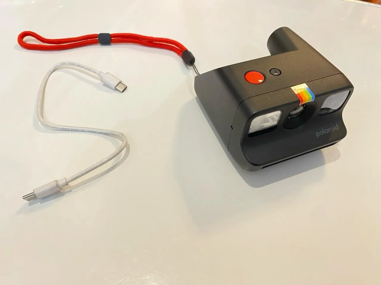 Комплект техники: iPad, Apple Watch SE и фотоаппарат 6