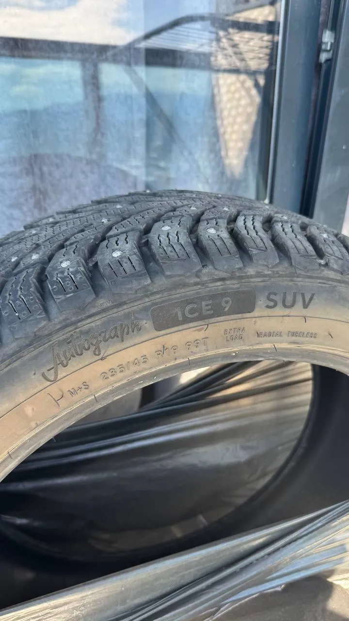 Зимние шипованные шины Ikon Autograph Ice 9 R19 3