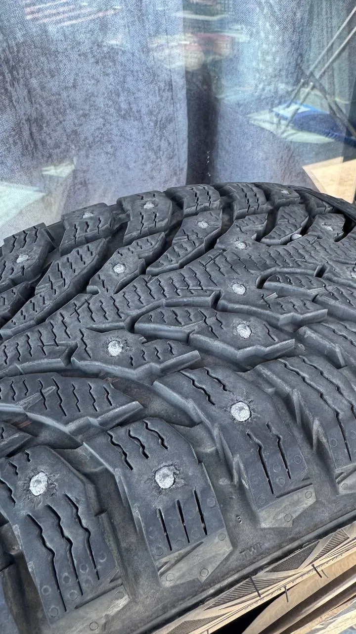 Зимние шипованные шины Ikon Autograph Ice 9 R19 2
