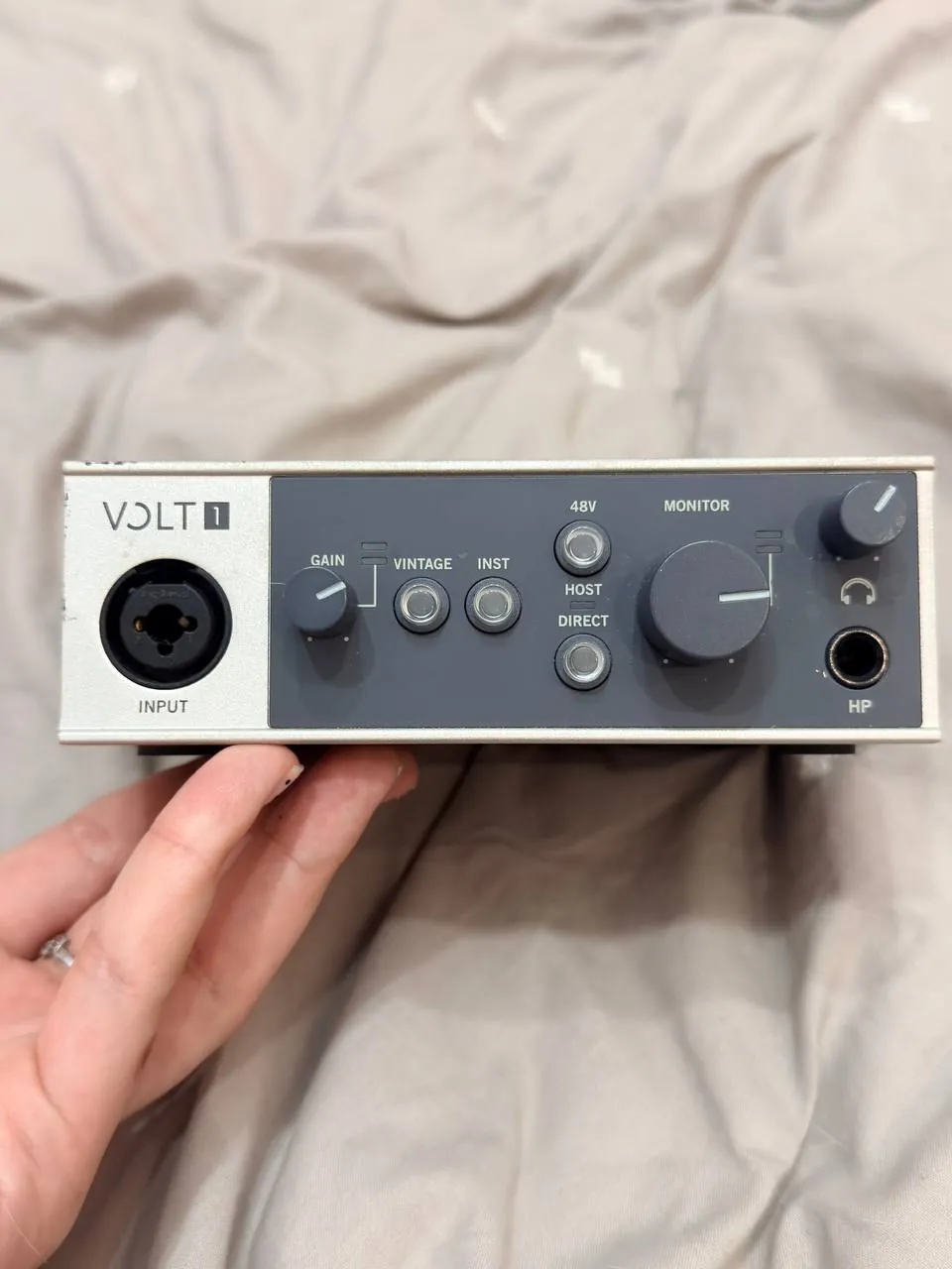 Аудиоинтерфейс Universal Audio Volt 1 3