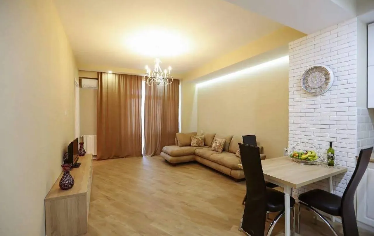 Квартира 88 м² с 2 спальнями в Сабуртало 1