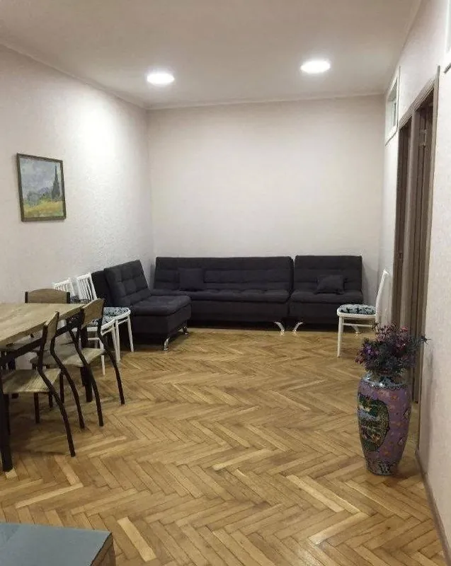 3-комнатная квартира 60 м² в Сололаки у метро 1