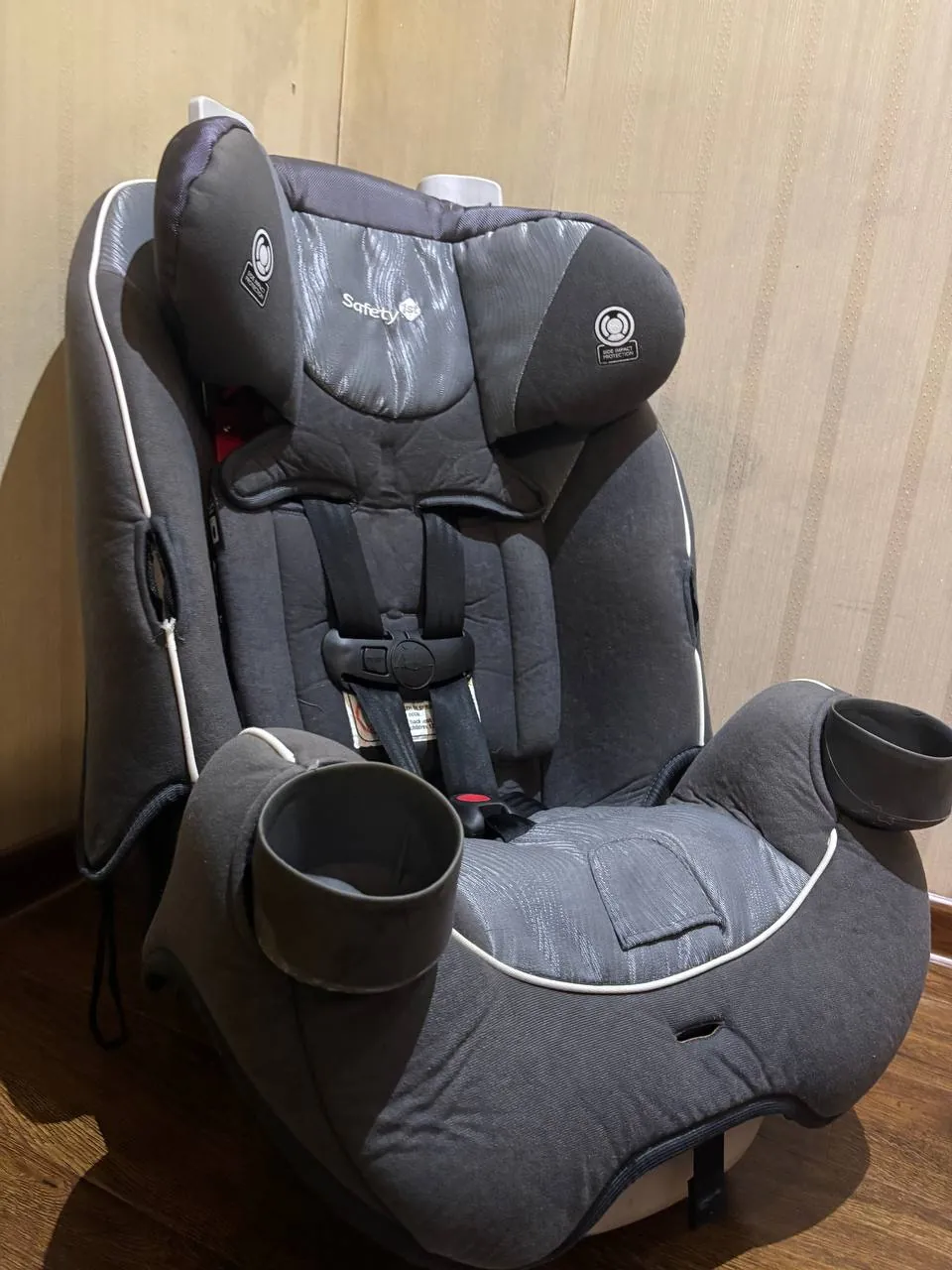 Детское автокресло Safety 1st 4