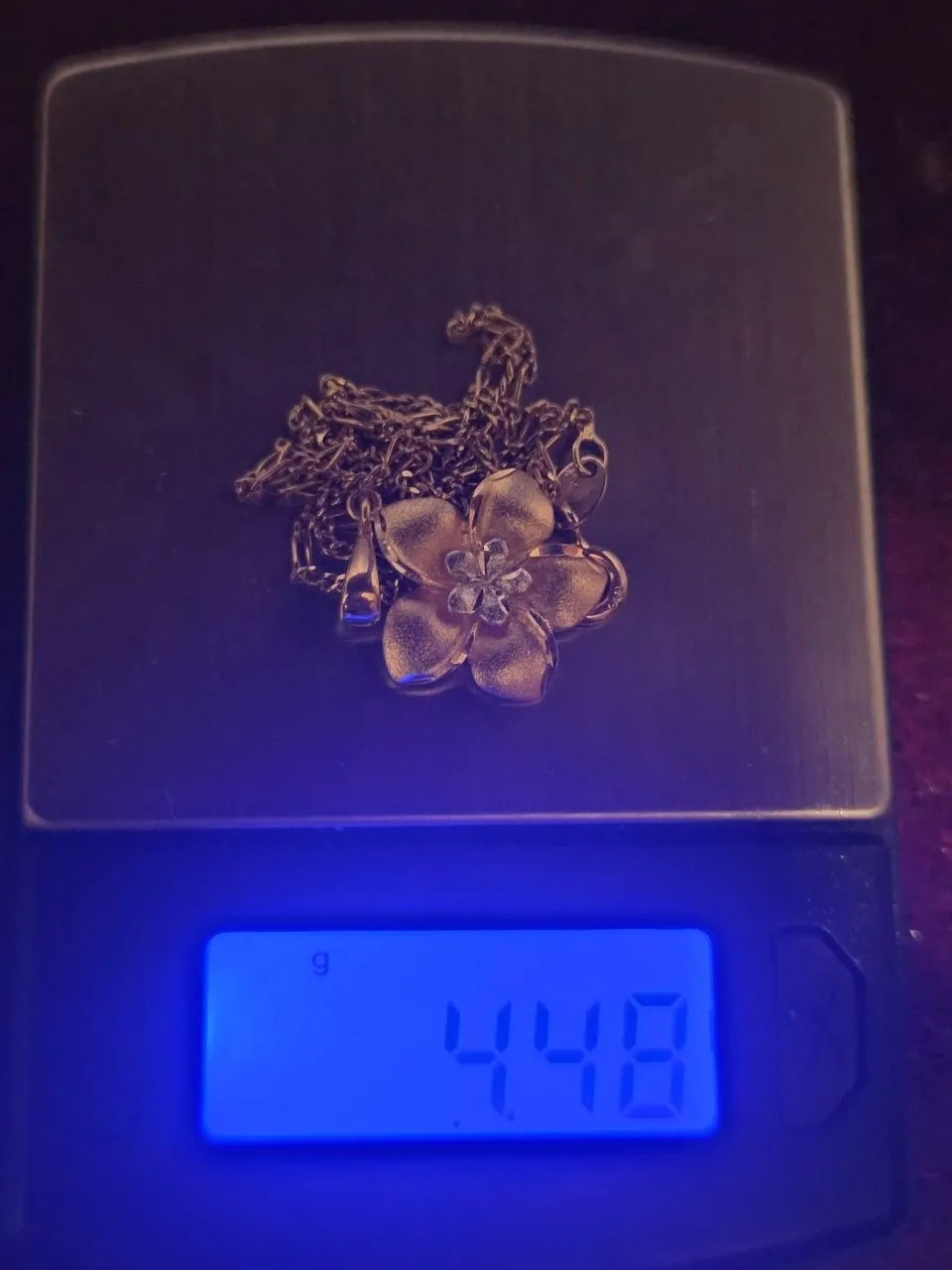 Золотое украшение 750 пробы 4.48 г 4