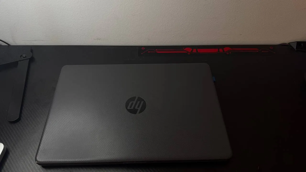 Ноутбуки MacBook 2017 и HP на продажу 2