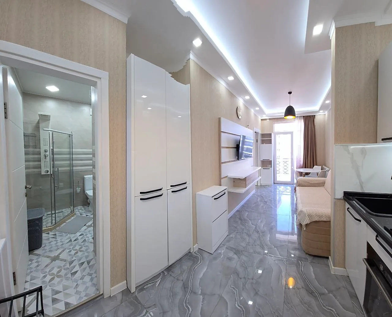 Квартира с двумя комнатами на Новом бульваре в Батуми 6