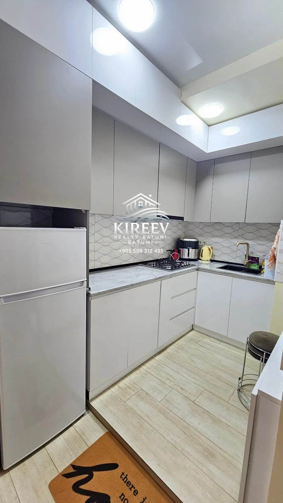 Квартира с парковкой на Ангиса в Батуми 4
