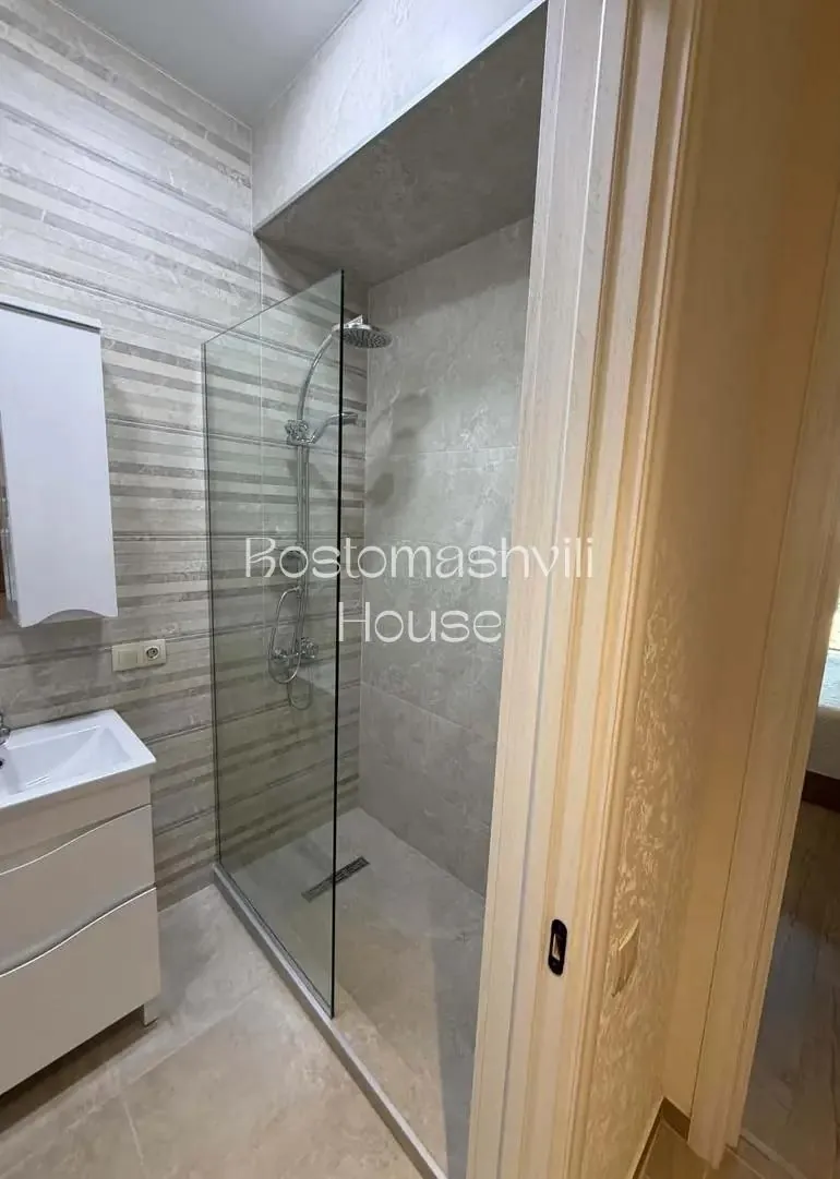 Квартира 82 м² с 3 комнатами в Исани 8
