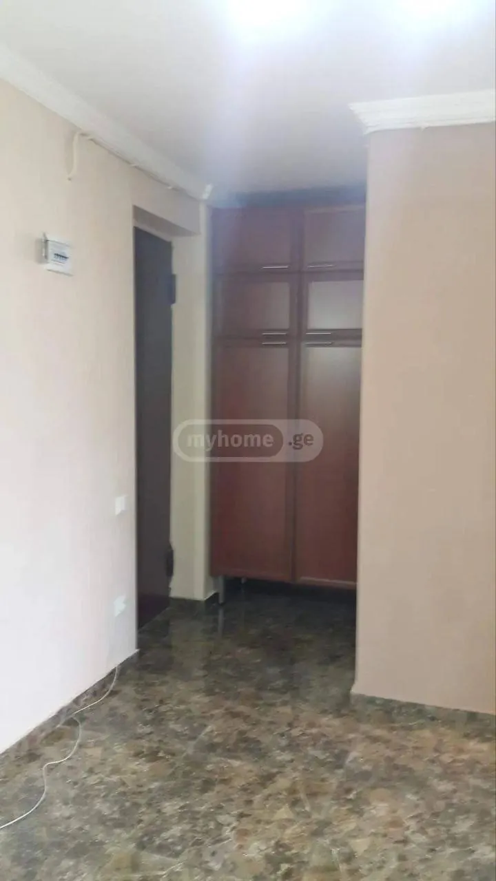 Квартира 45 м² с 2 комнатами в Надзаладеви 1
