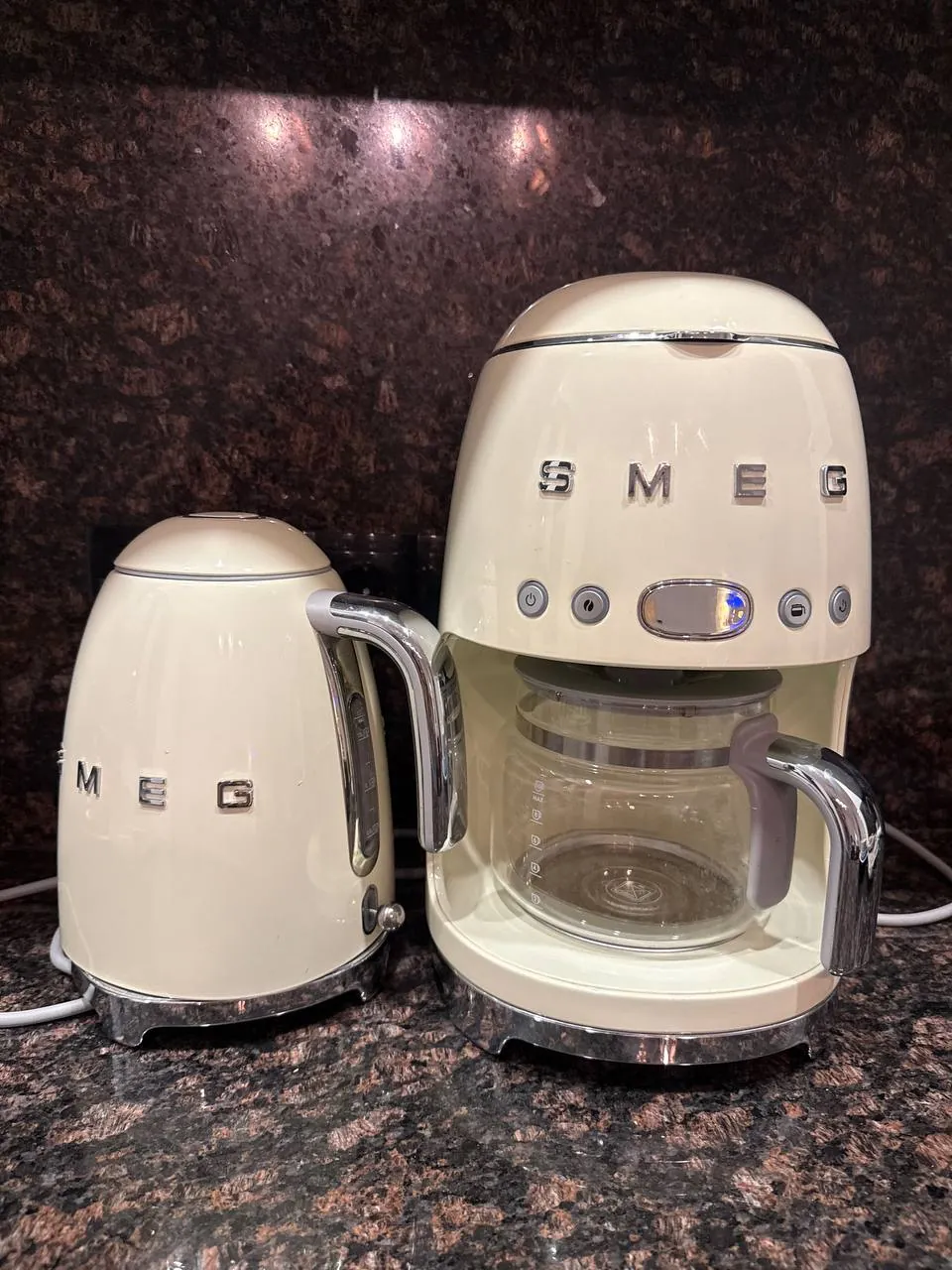 Чайник и кофеварка Smeg 1