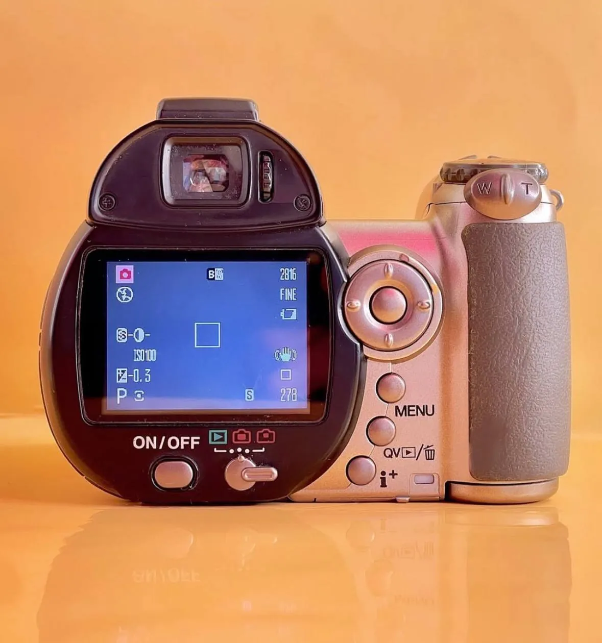 Компактный фотоаппарат Minolta Dimage Z6 3