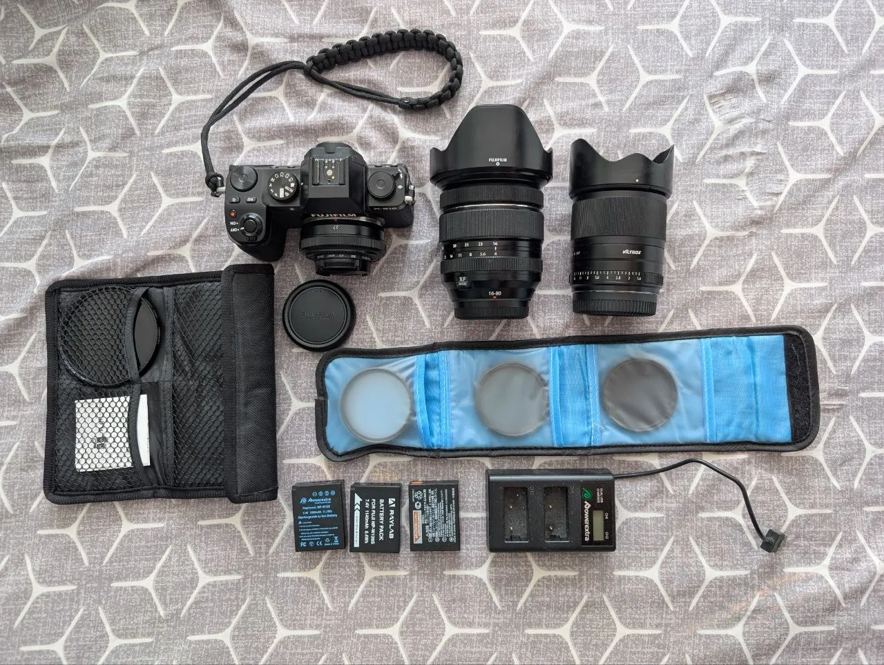 Комплект Fujifilm X-S10 с тремя объективами 2