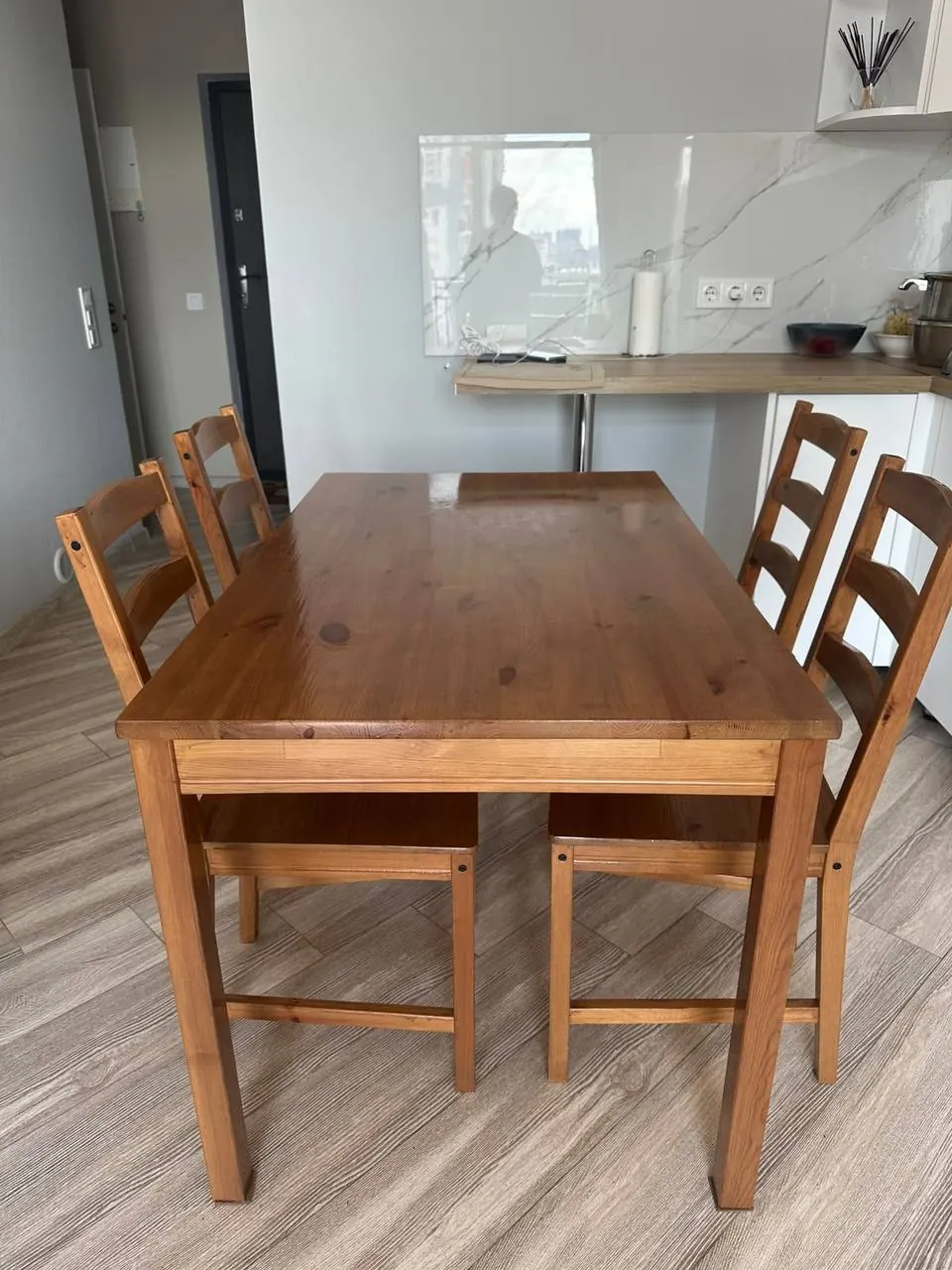 Стол IKEA с стульями 1