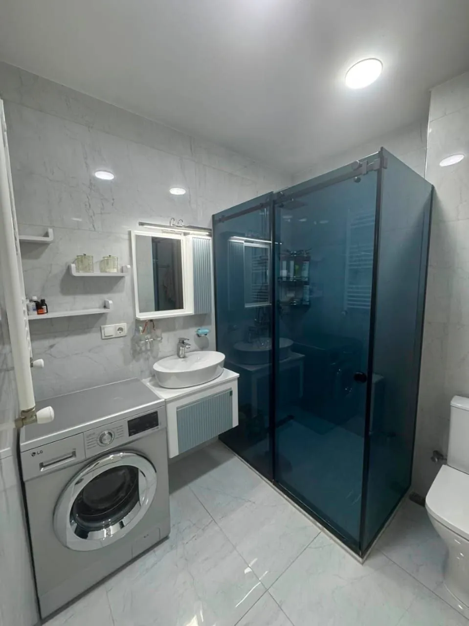 Квартира 85 м² с 3 комнатами в Варкетили 9