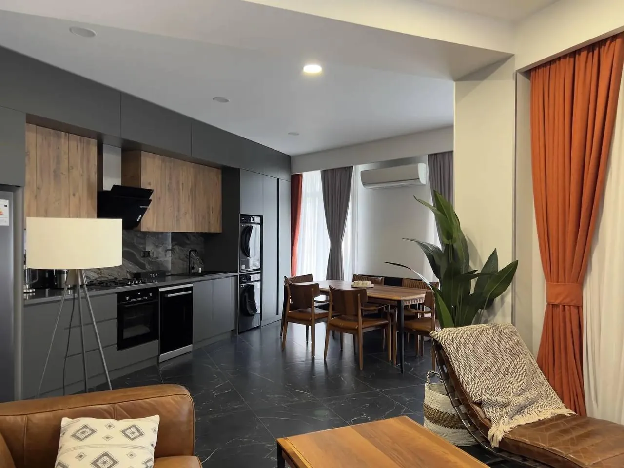 Квартира 315 м² с 4 комнатами в Сабуртало 7