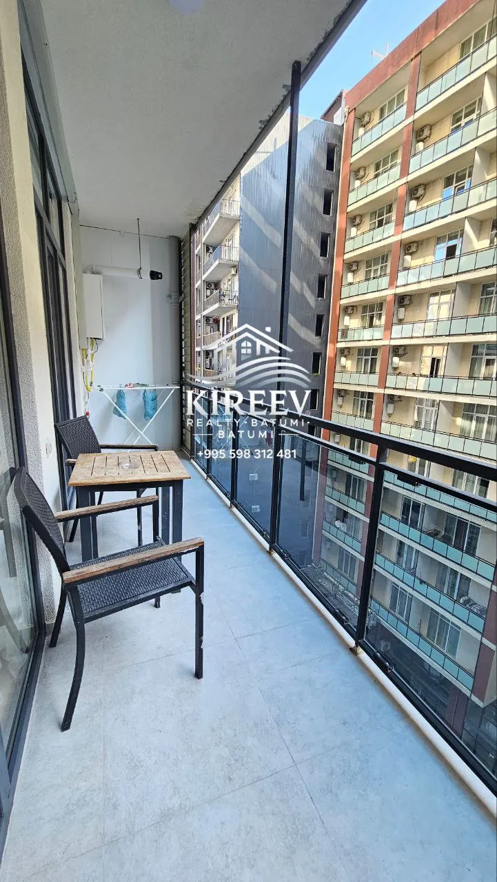 Квартира 65 м² с ремонтом на Ангиса 2
