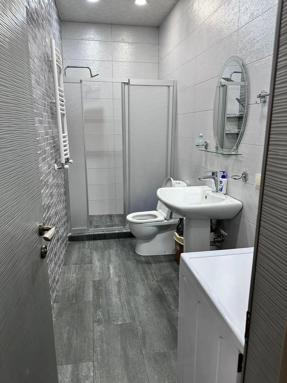 Квартира 64 м² с 2 спальнями на Абусеридзе 7