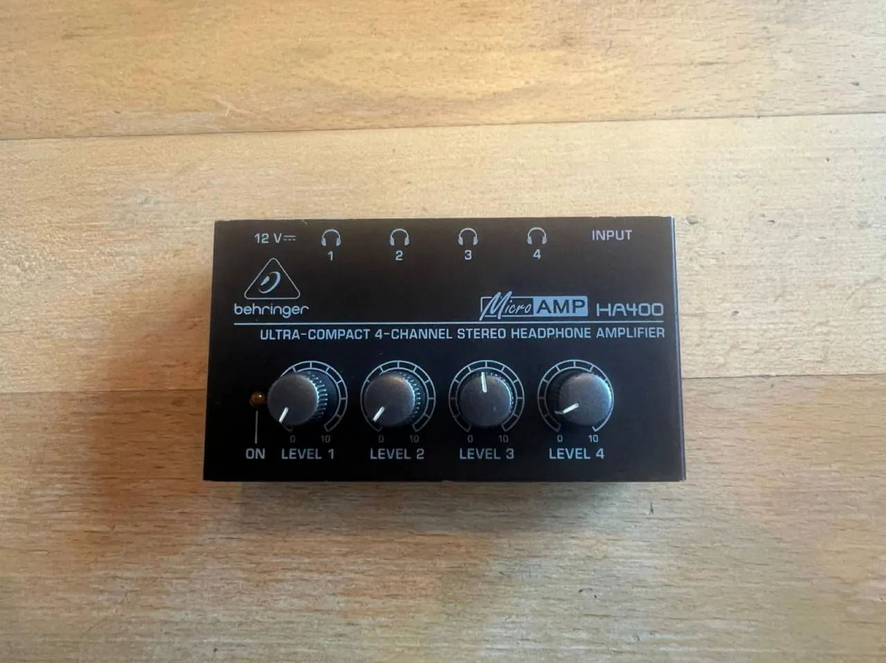 Синтезаторы, драм-машины и микшеры Korg, Roland 5
