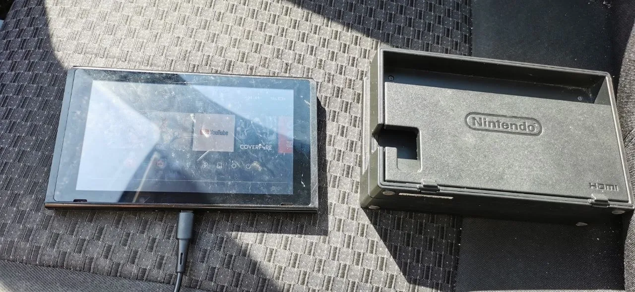 Игровая приставка Nintendo Switch 1
