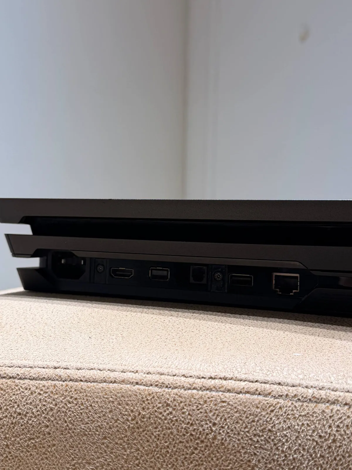 Игровая приставка PlayStation 4 Pro 1TB 3