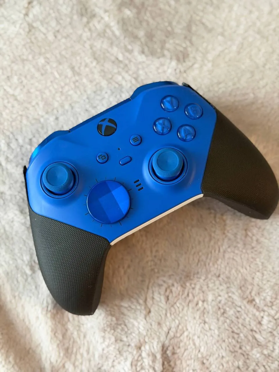 Вебкамера Razer Kiyo Pro и геймпад Xbox 2