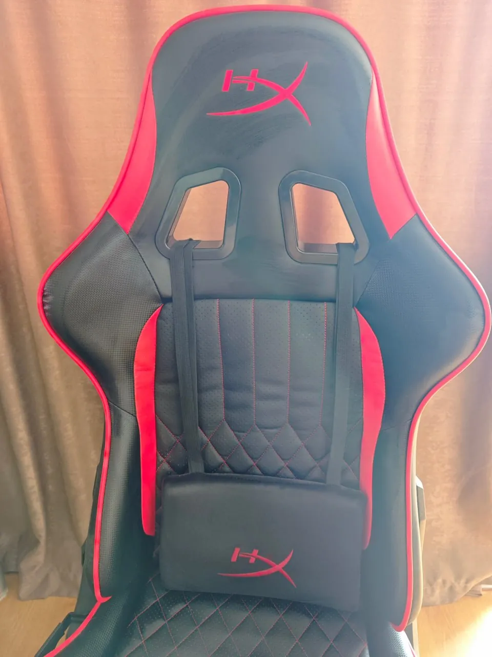 Игровое кресло HyperX Blast Core чёрно-красное 3