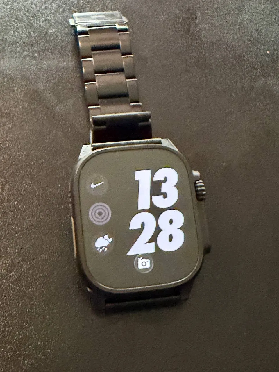 Техника: AirPods Max, Pixel, монитор, Apple Watch 6