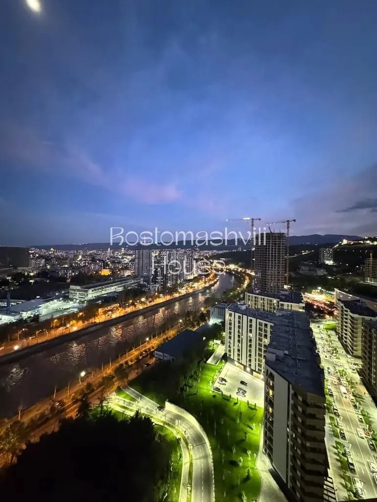 Квартира 55 м² с 2 комнатами в Сабуртало 10