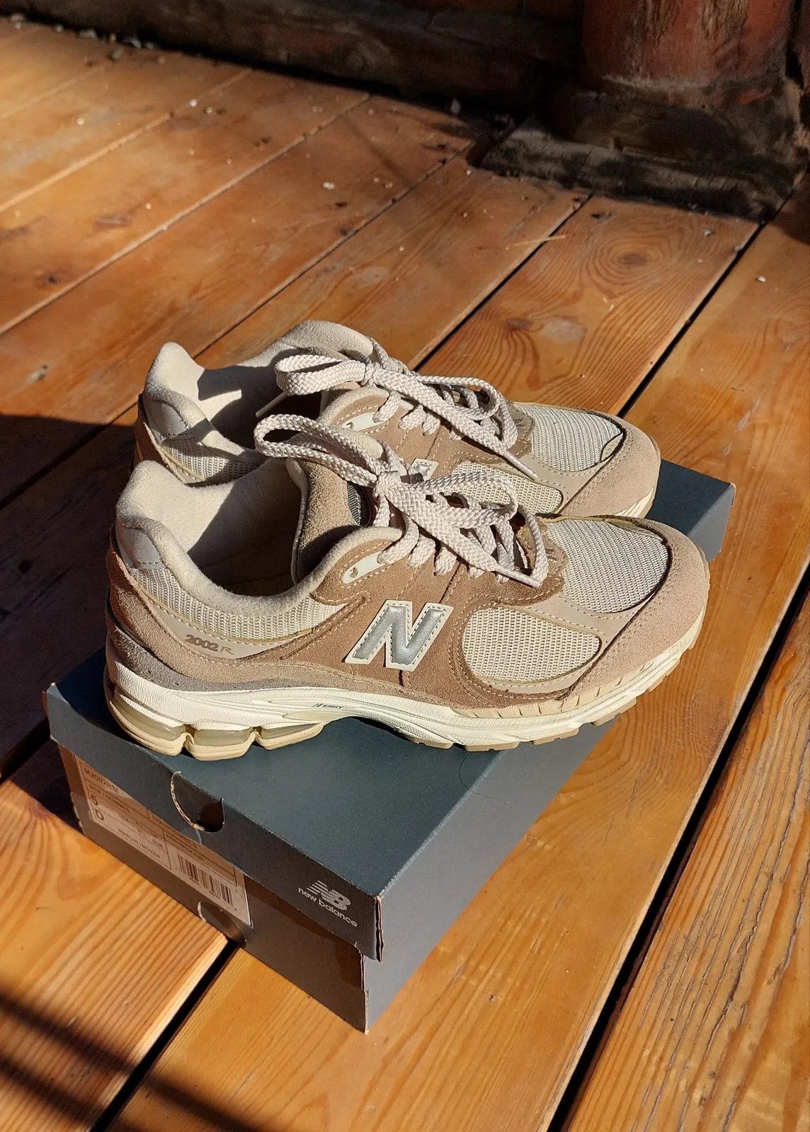 Кроссовки New Balance 2002R, размер 37.5 1