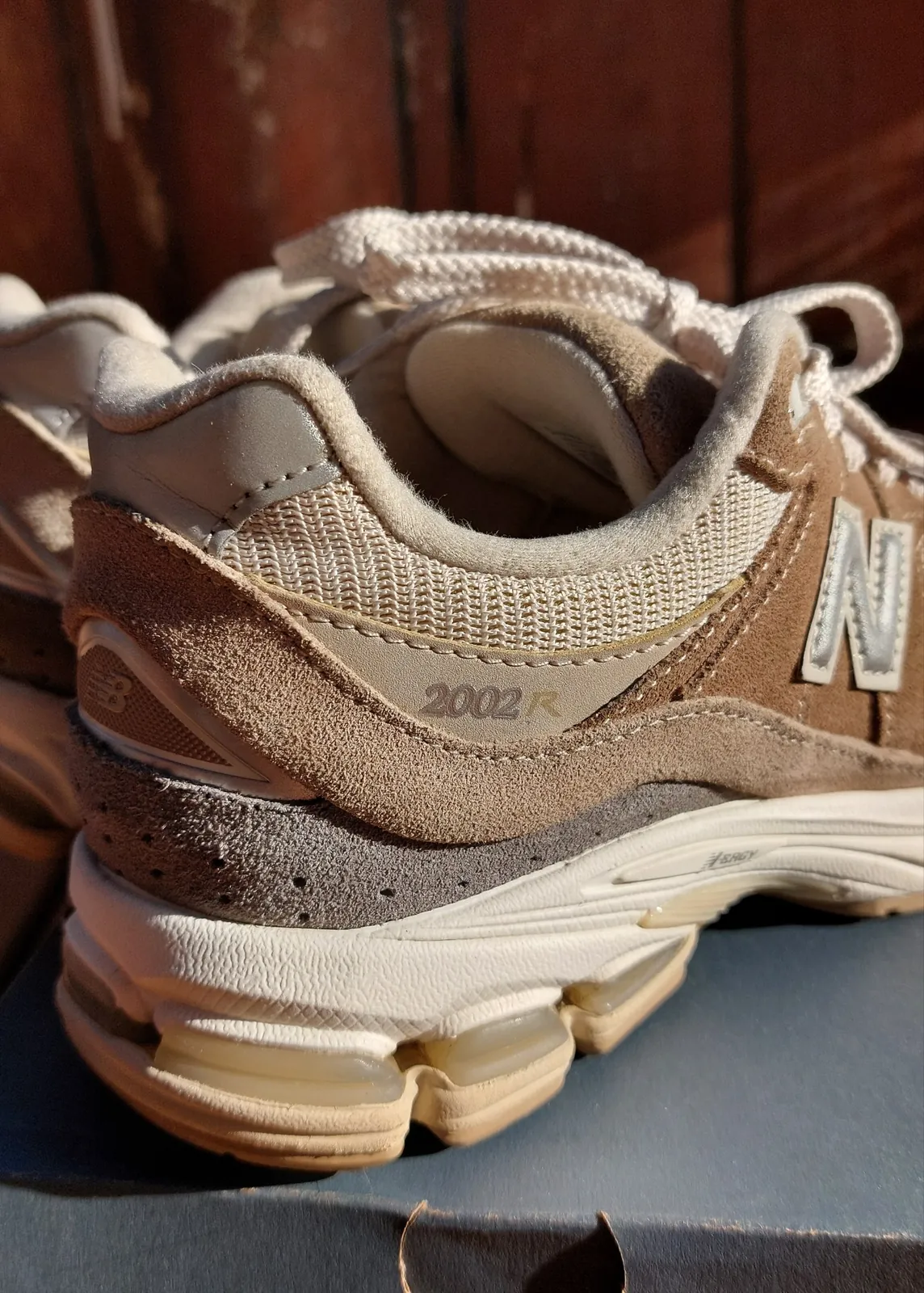 Кроссовки New Balance 2002R, размер 37.5 2