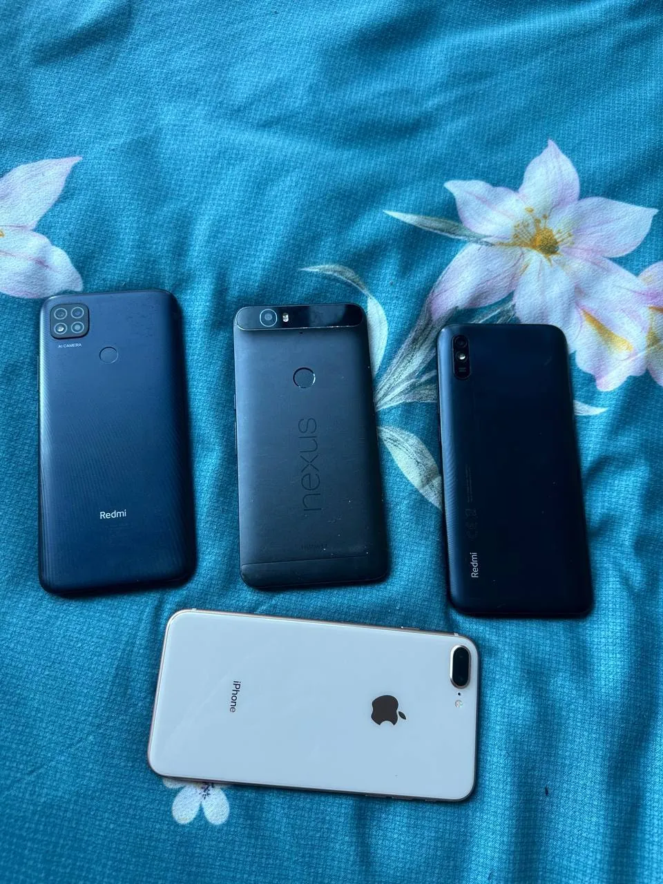 Телефоны комплект 4 штуки 3