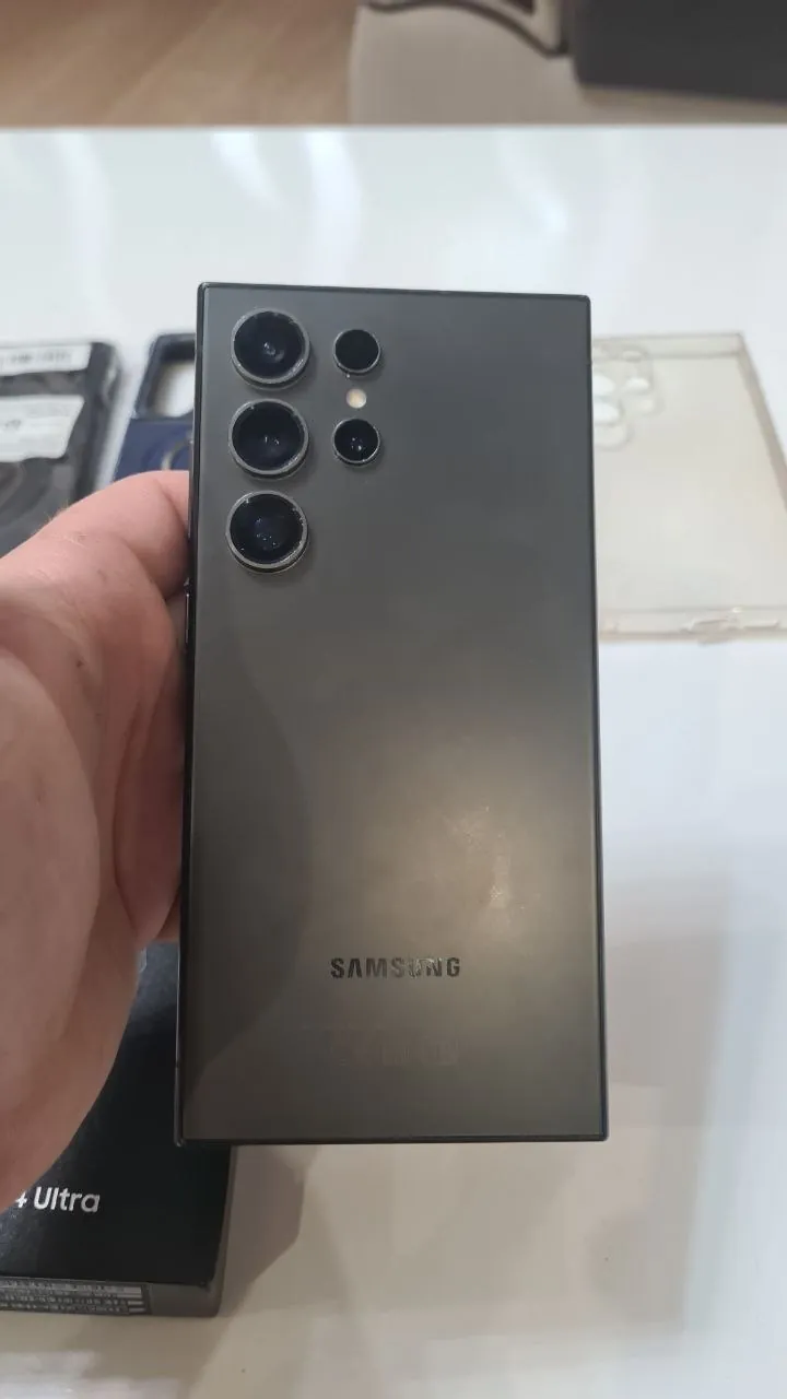 Смартфон Samsung Galaxy S24 Ultra 512 ГБ 7