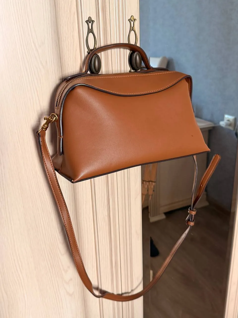 Женские сумки Zara и винтажная сумка 7