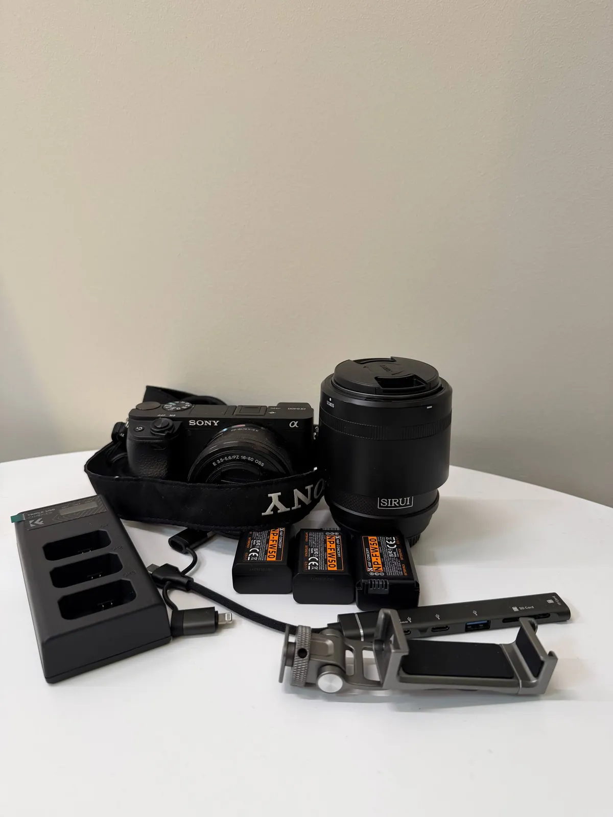 Фотокамера Sony A6400 с комплектом объективов 1