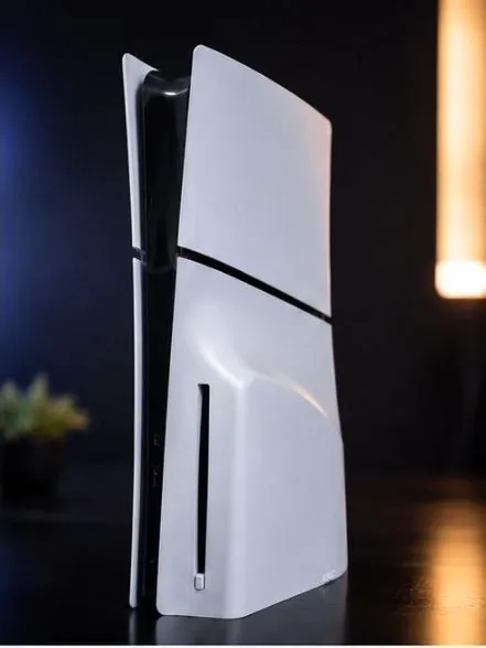 PlayStation 5 Slim с дисководом и геймпадом 1