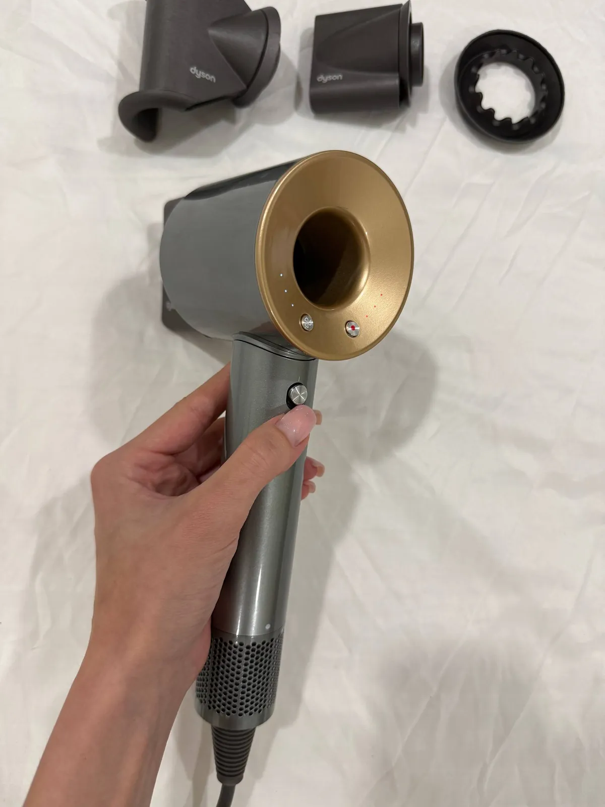 Фен Dyson Supersonic 4