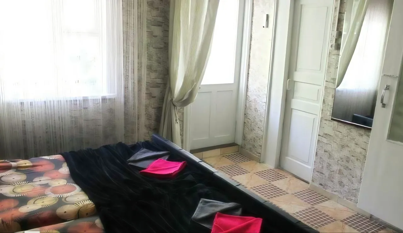 Квартира 60 м² с 2 спальнями в Старом городе Батуми 4