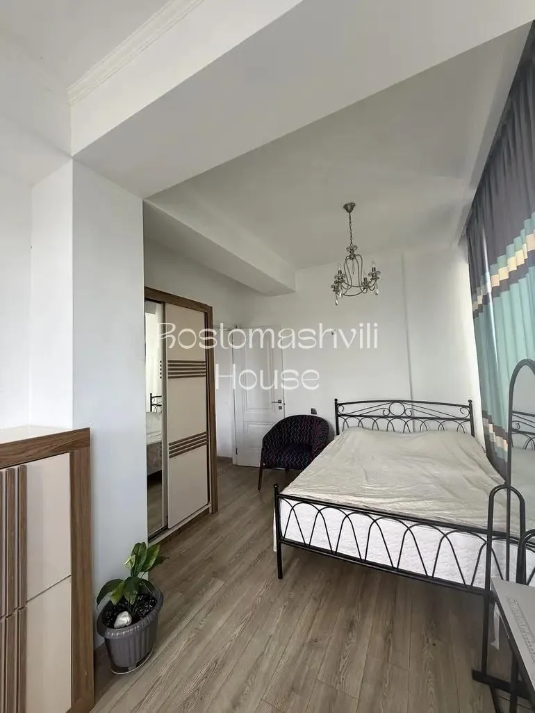 Квартира 115 м² с 3 комнатами в Дигоми 7
